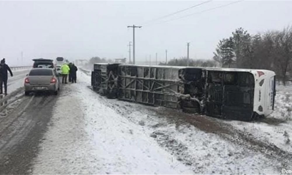 Τουρκία: Ανετράπη τουριστικό λεωφορείο - Ένας νεκρός και 26 τραυματίες